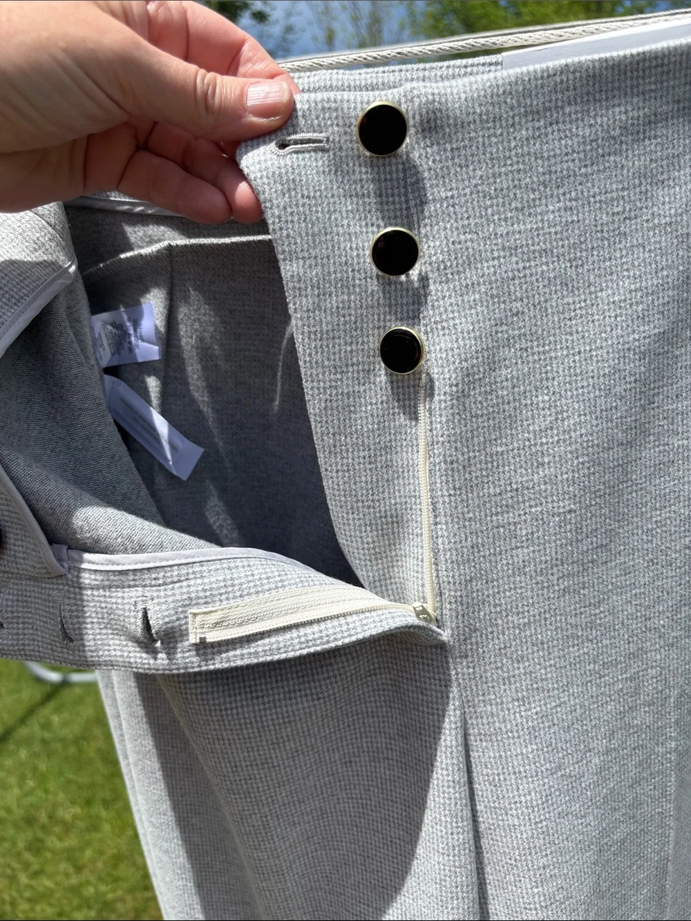 Ann Taylor Light Gray Wide-Leg Knit Pants with Front Buttons Sz 6